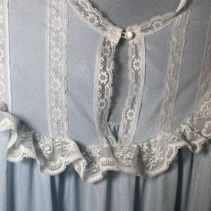Vintage 60s Lace Trimmed Sleeveless Nightgown Modest Suzy Star Union Made USA